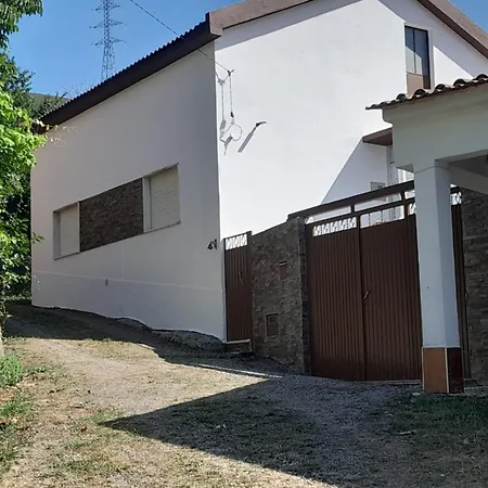 Adcasinha Em Arganil Holiday home Adcasal